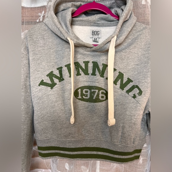 Urban Outfitters Cropped Hoodie - Winning Everyday - Picture 2 of 8